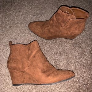 Forever21 suede wedge booties